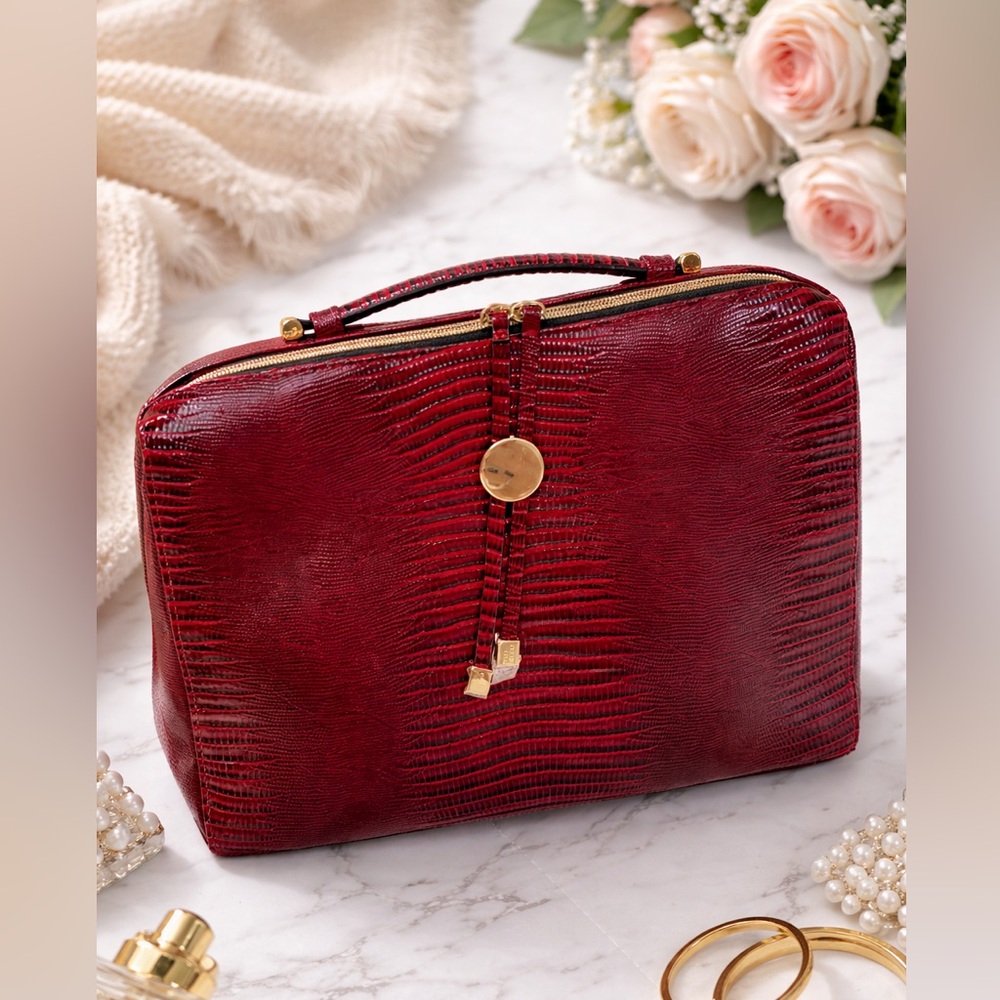Elegant Red Textured Women's Bag